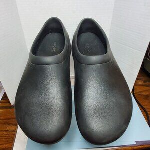 Crocs Unisex Men's 10 Women's 12 Black On The Clock Work Slip resist Clog 205073